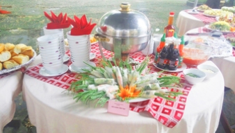 Tiệc buffet ngoài trời tại trường THPT chuyên Lê Khiết - Quảng Ngãi